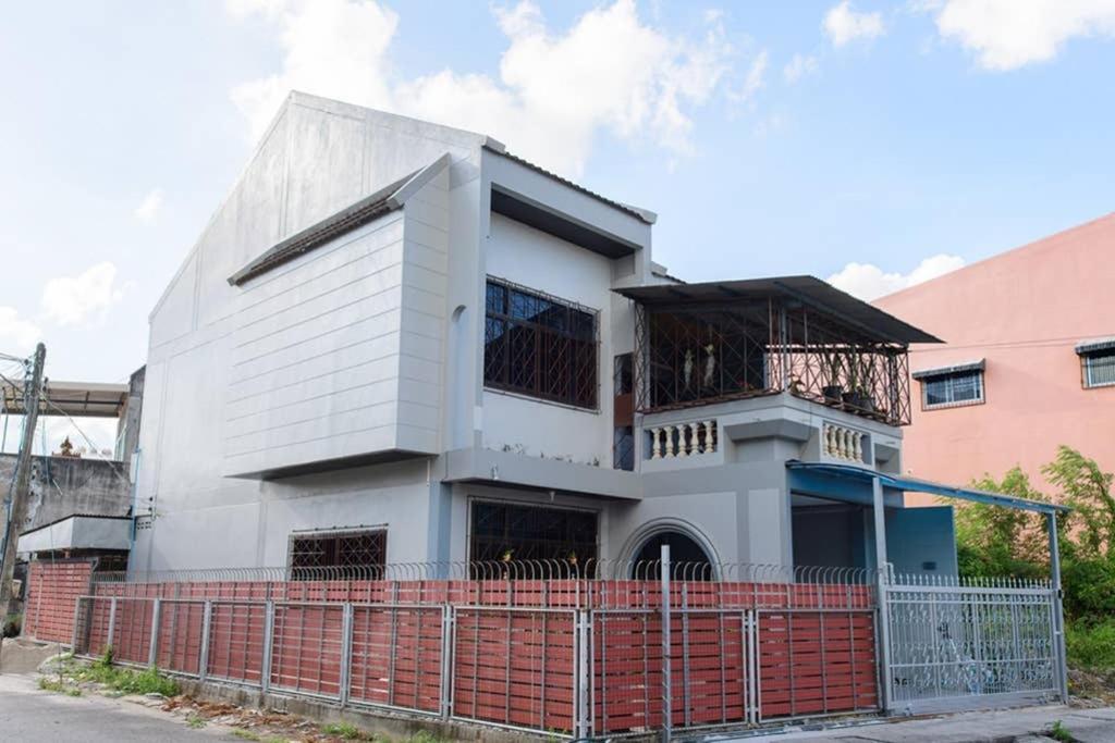 Bluebell House Hatyai - Cosy 3 Bedrooms For 10 Pax - 9 Mins Drive To Lee Grd Ban Kho Hong 외부 사진